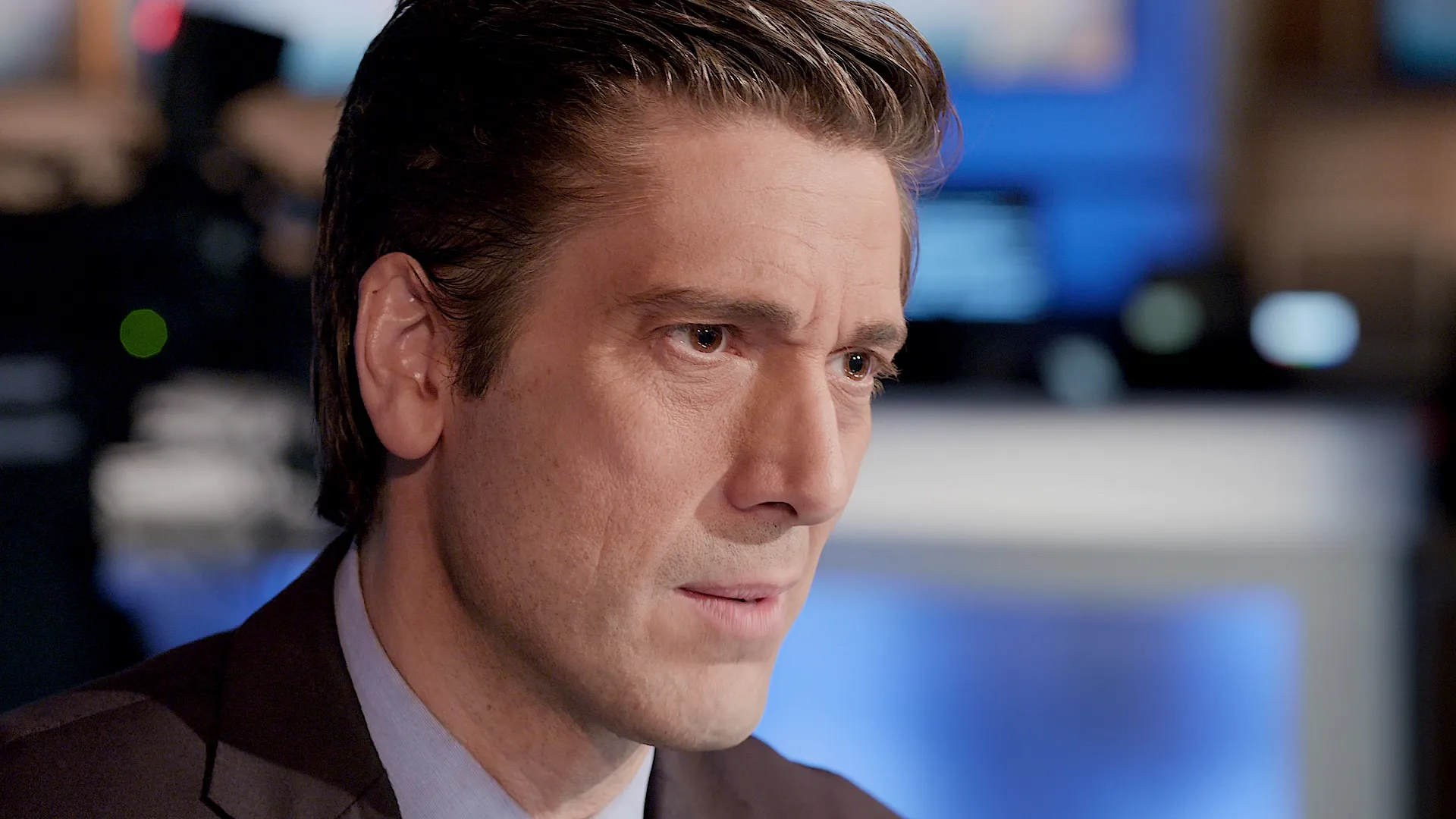 thumbnail - S1:E16 David Muir: World News Tonight Anchor