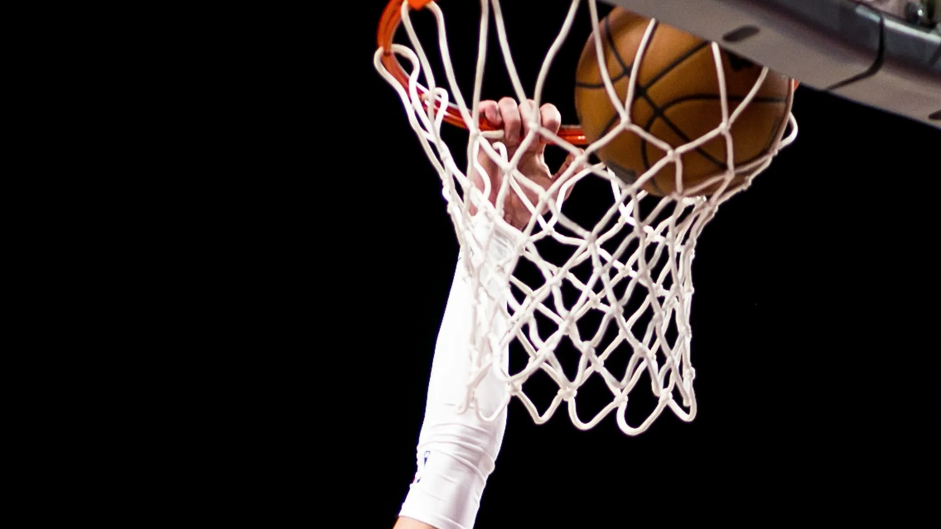 thumbnail - S1:E1 Ball or Nothin'