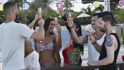 thumbnail - S1:E1 The Girl Who Showed Her Butt