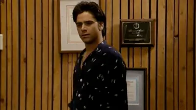 thumbnail - S8:E1 Comet's Excellent Adventure