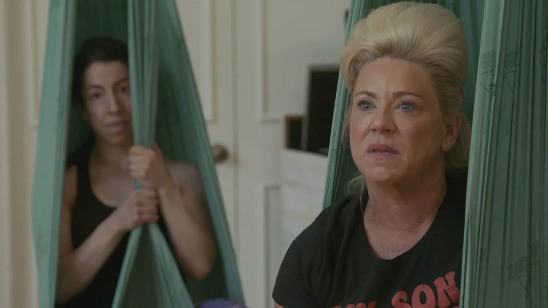 thumbnail - S1:E1 Theresa's Back