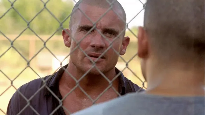 thumbnail - S3:E4 Good Fences