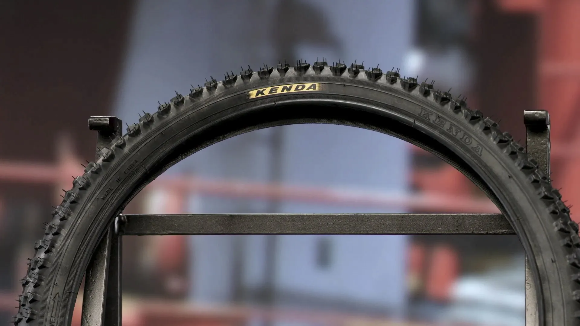thumbnail - M23:Ep5 Mountain Bike Tires, Leaf & Debris Vacuums, Canned Meat, and Fillet Knives