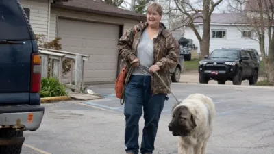 thumbnail - S24:E6 A Mom Like No Udder