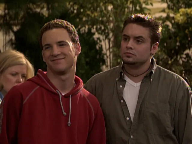 thumbnail - S7:E19 Brotherly Shove