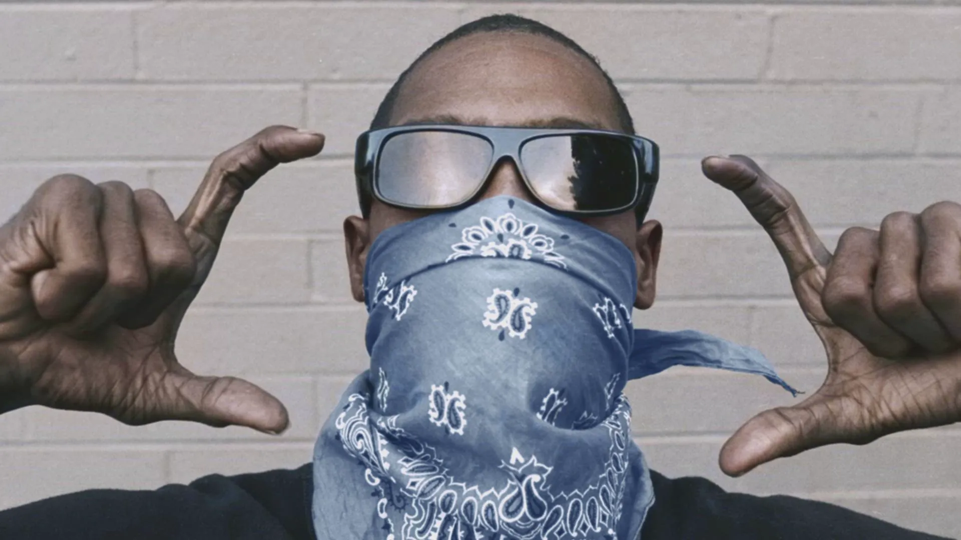 thumbnail - S1:E11 The Rollin' 60s Neighborhood Crips