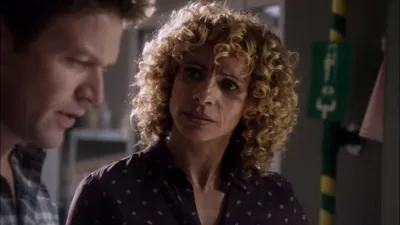 thumbnail - S4:E5 Apocalypse Now