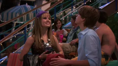 thumbnail - S3:E13 My Sister's Keeper