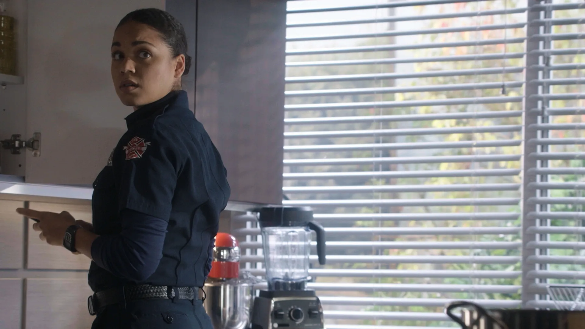 thumbnail - S4:E10 Save Yourself