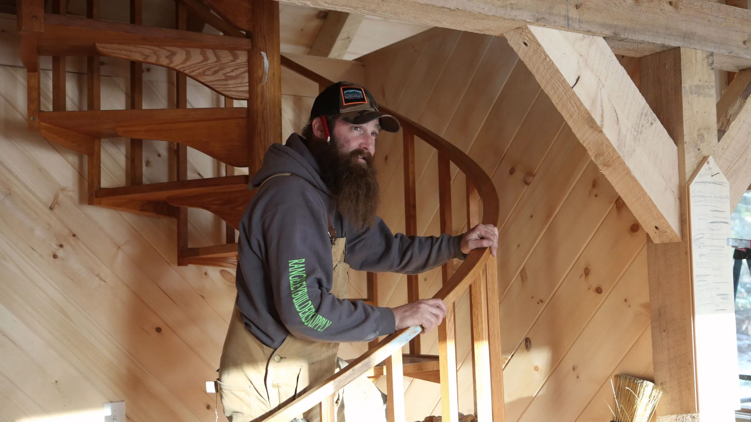 thumbnail - S7:E16 A Blank Slate Build for Mom