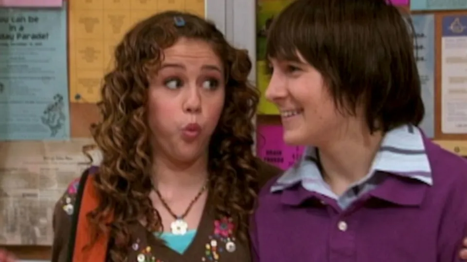 thumbnail - S1:E2 Miley Get Your Gum