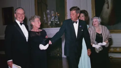 thumbnail - S1:E6 Crisis (January 1962 - October 1962)