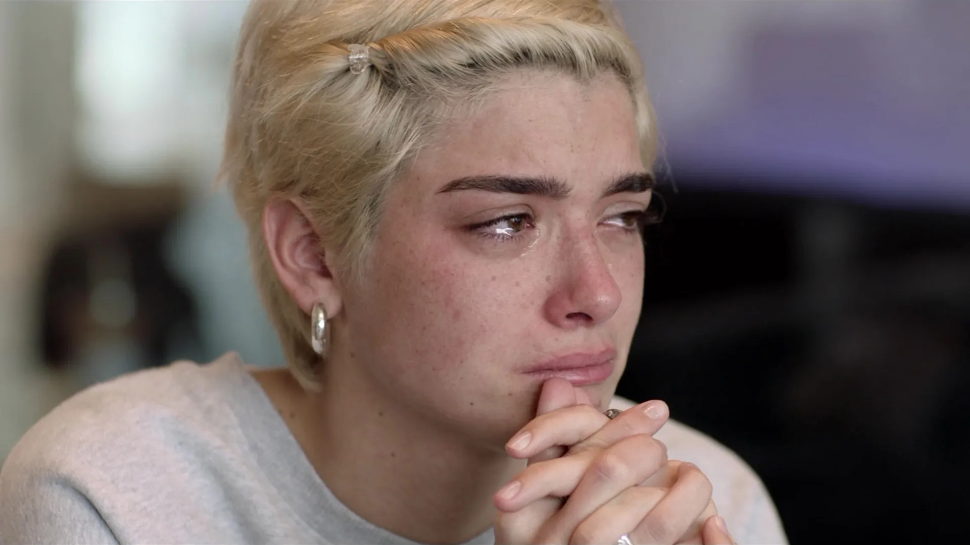 thumbnail - S3:E5 There's So Many Sides to This Story