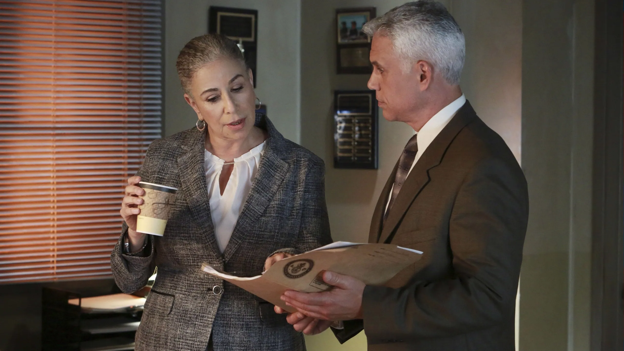thumbnail - S6:E18 Burn This