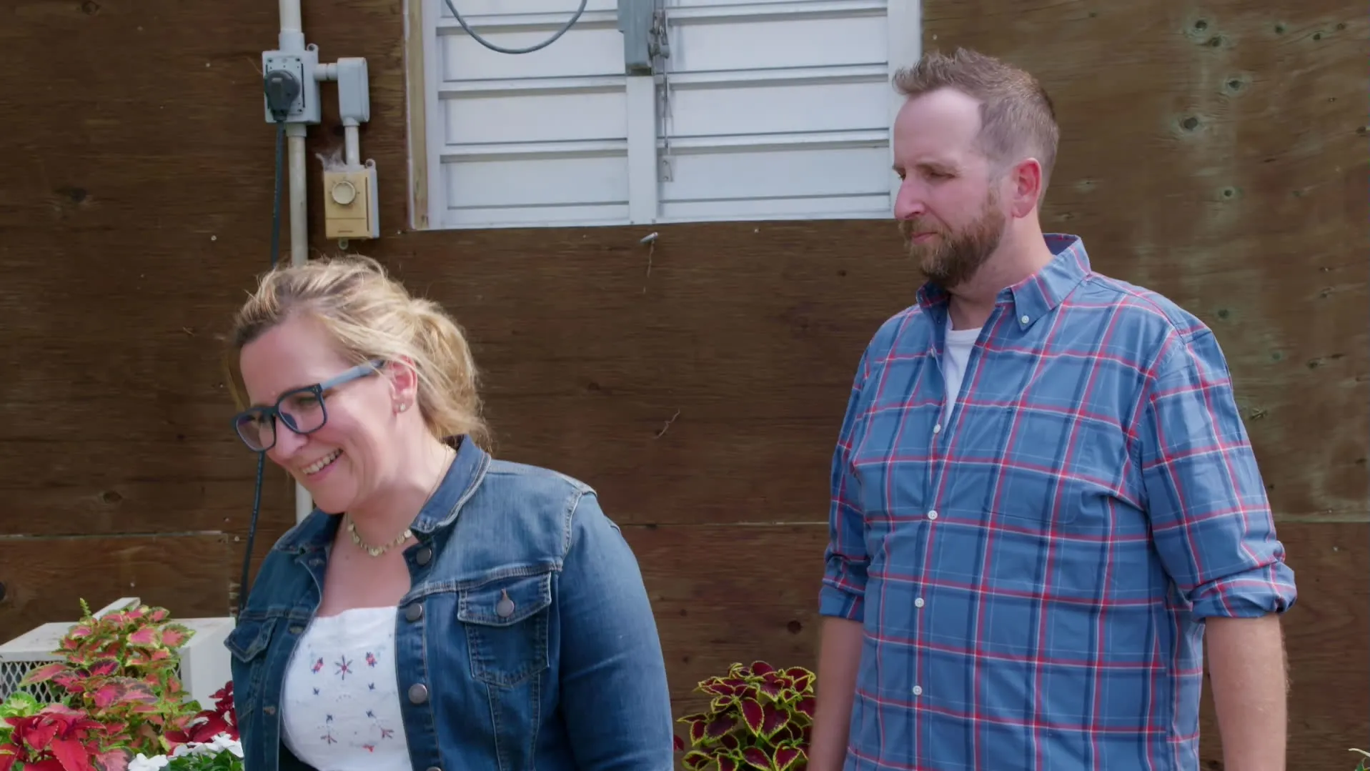 thumbnail - S2:E7 Packed Prairie House
