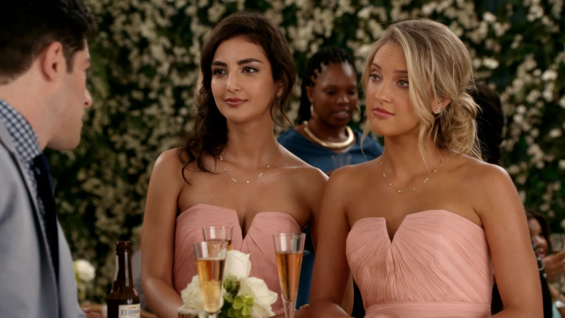thumbnail - S4:E1 Last Wedding
