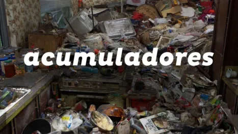 thumbnail - Hoarding: Buried Alive