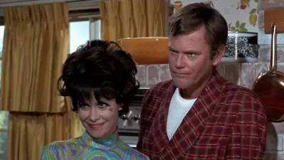 thumbnail - S8:E19 Serena's Youth Pill