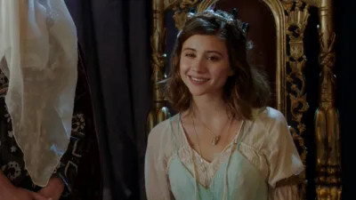 thumbnail - S3:E3 Queen for a Dawn