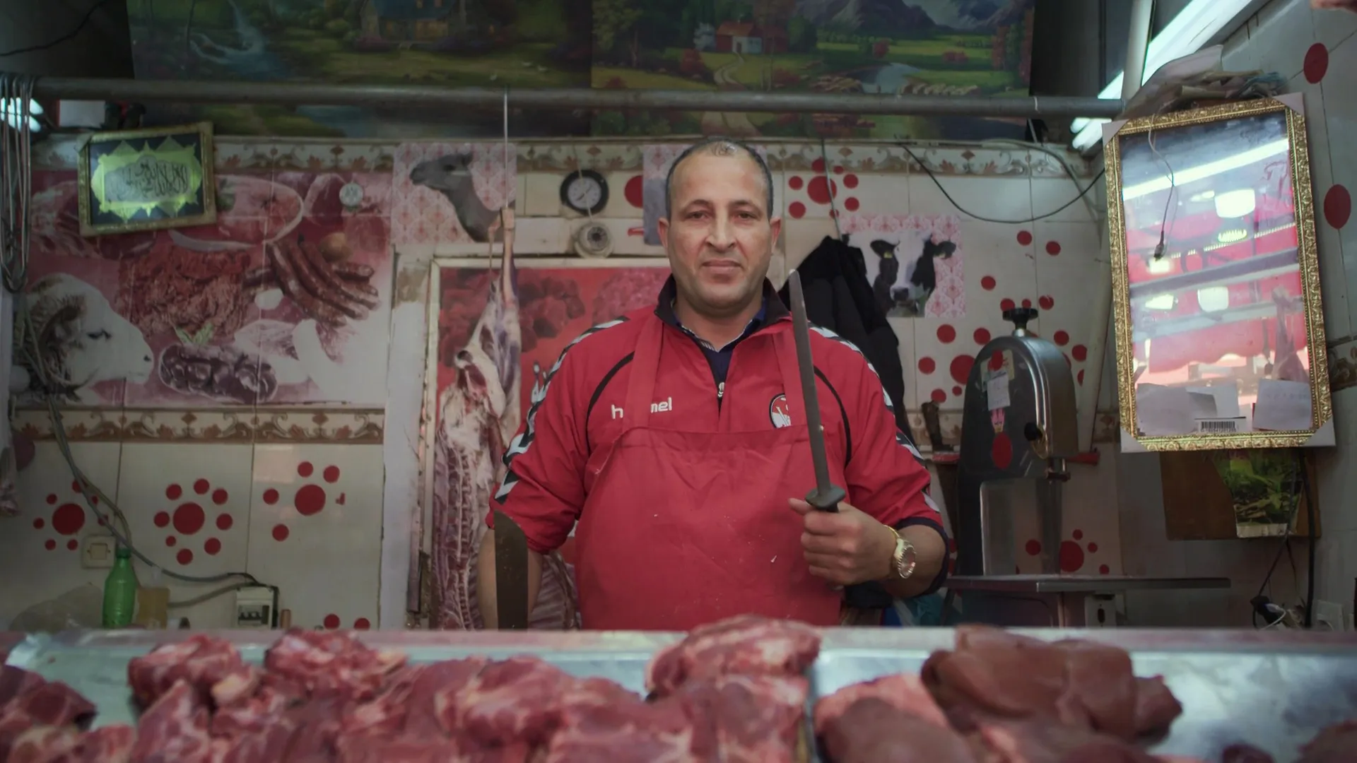 thumbnail - S1:E2 Cultural Crossroads in Casablanca