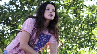 thumbnail - S3:E7 Bon Voyage