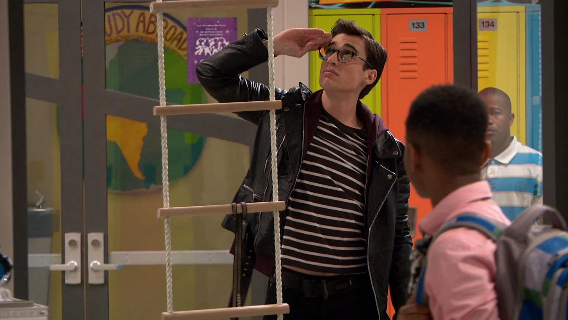 thumbnail - S4:E1 Sorta-Sisters-A-Rooney