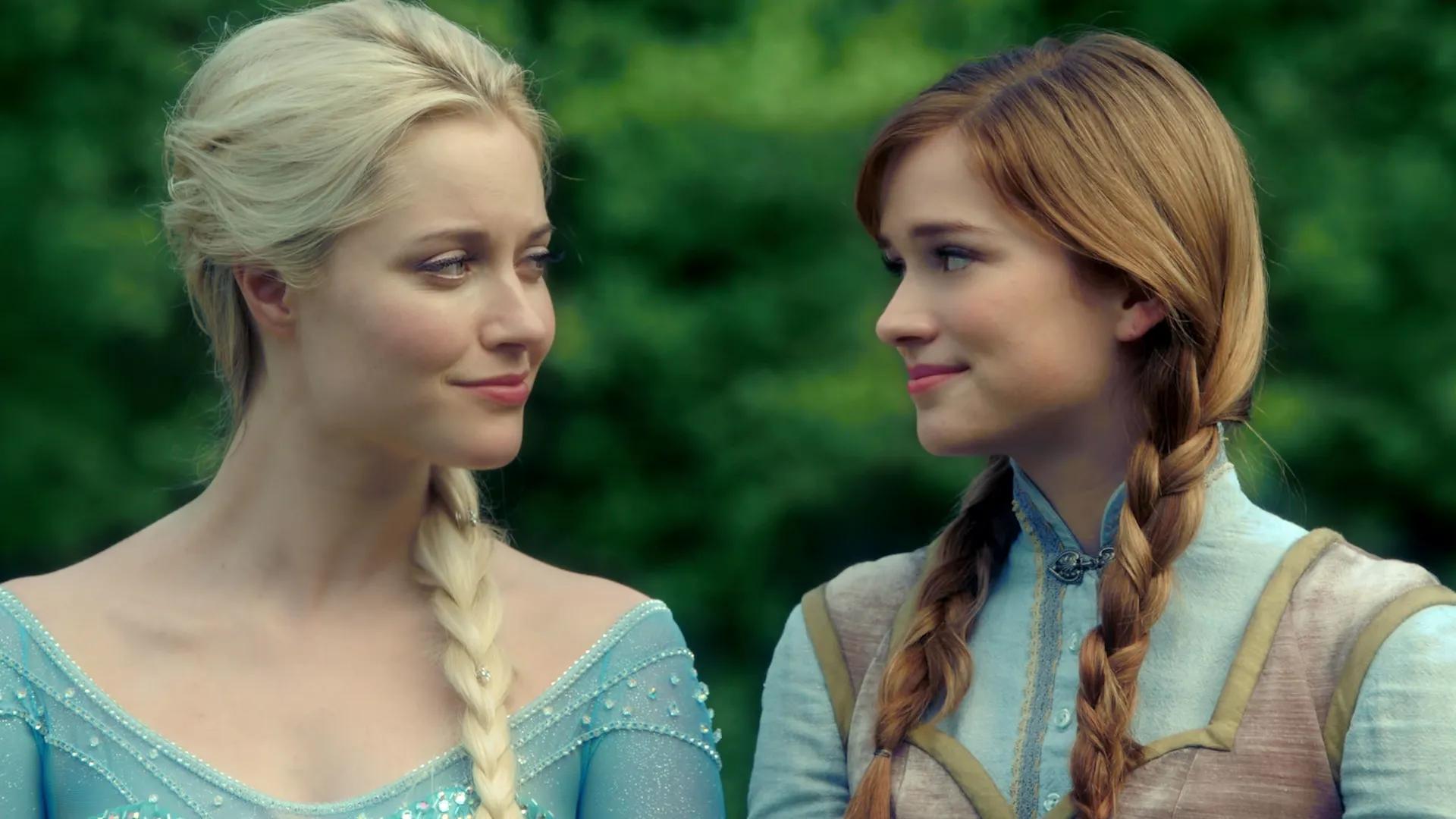 thumbnail - S4:E1 A Tale of Two Sisters