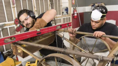 thumbnail - S13:E10 A Hot One at the Flea!