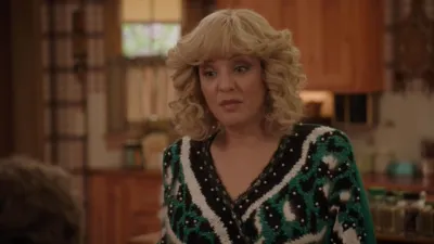 thumbnail - S10:E18 Love Shack