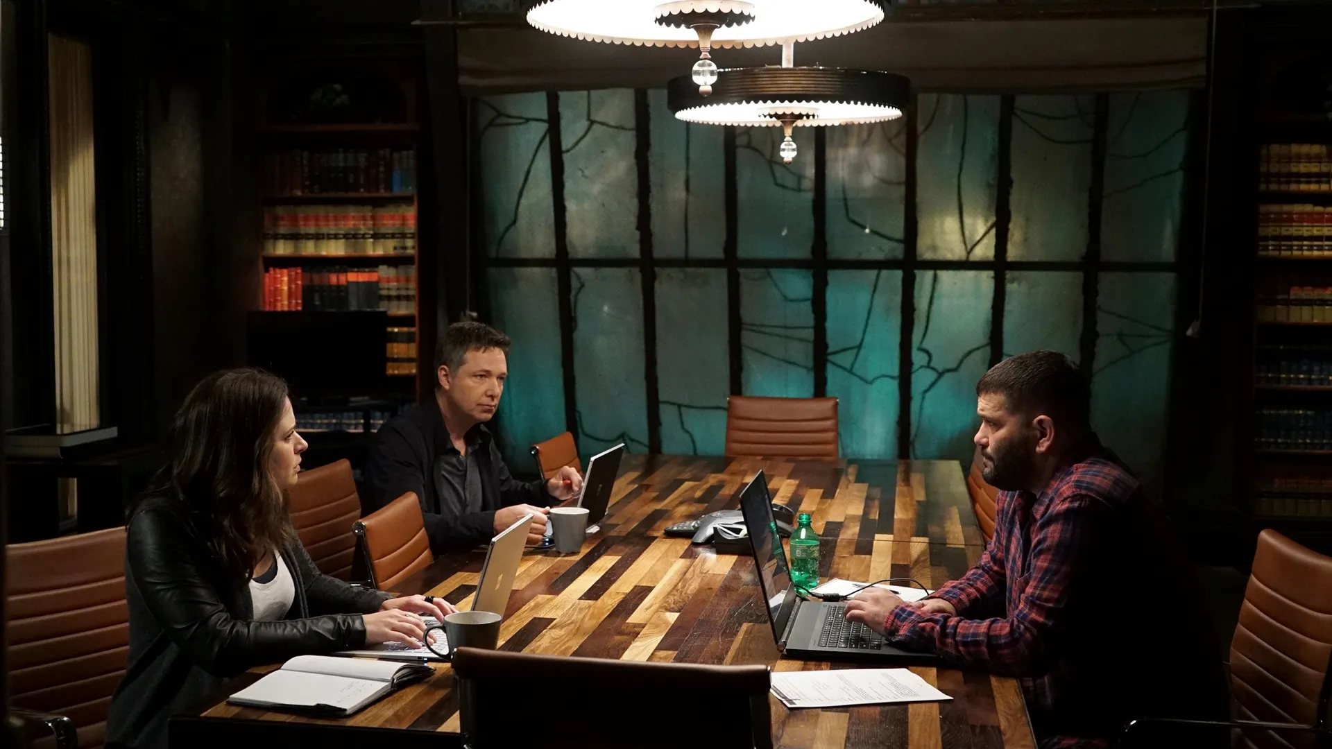 thumbnail - S6:E5 They All Bow Down