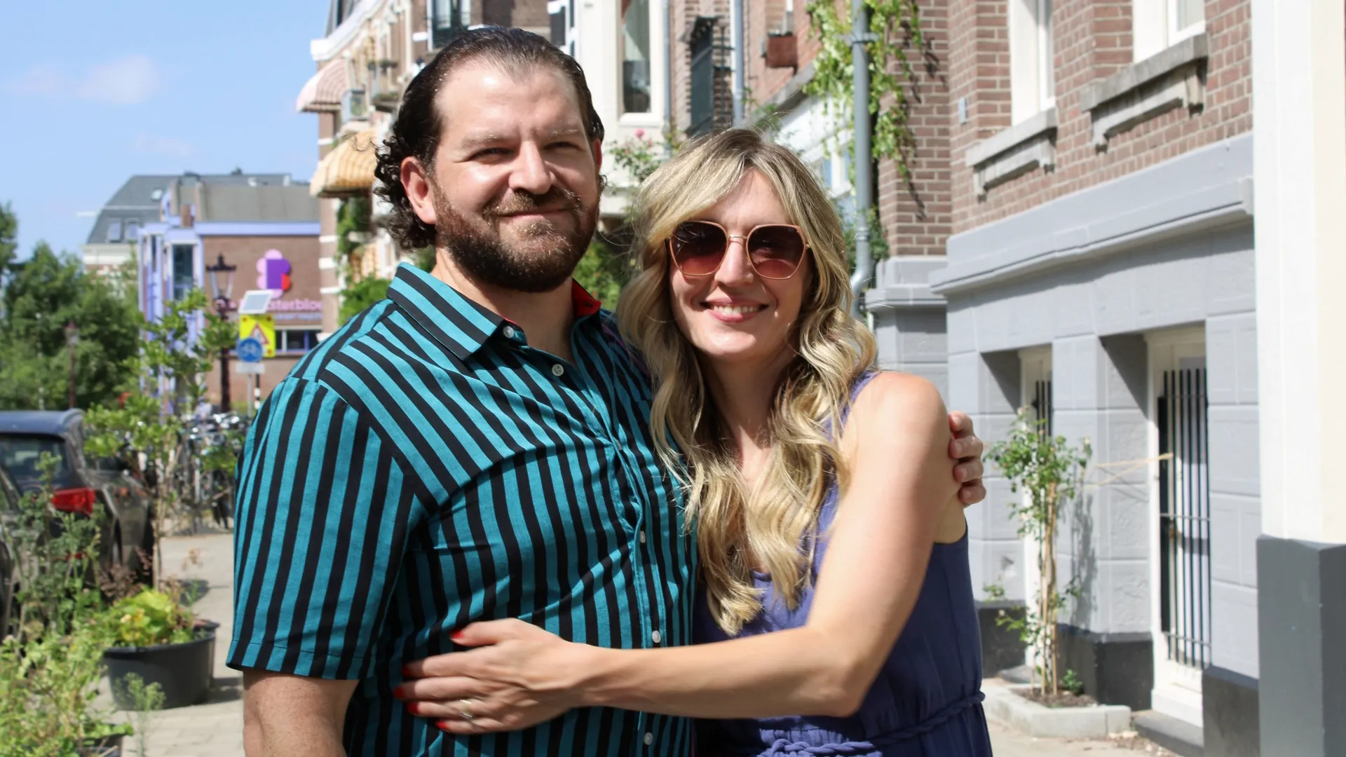 thumbnail - S200:E12 Childhood Playmates, Amsterdam