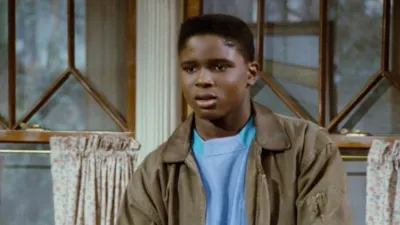 thumbnail - S1:E4 Rachel's First Date