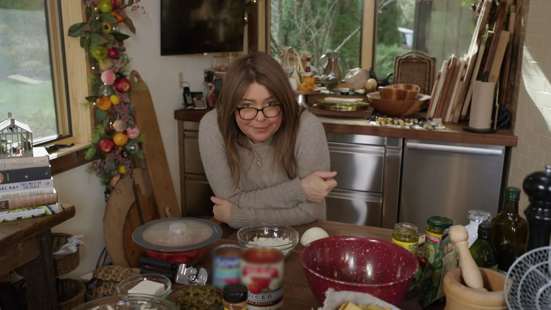 thumbnail - S1:E4 Beef and Chorizo Chili with Queso