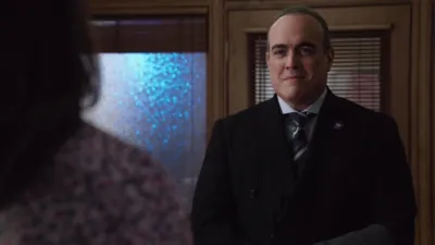 thumbnail - S9:E20 Strange Bedfellows