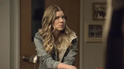 thumbnail - S2:E3 Strangers