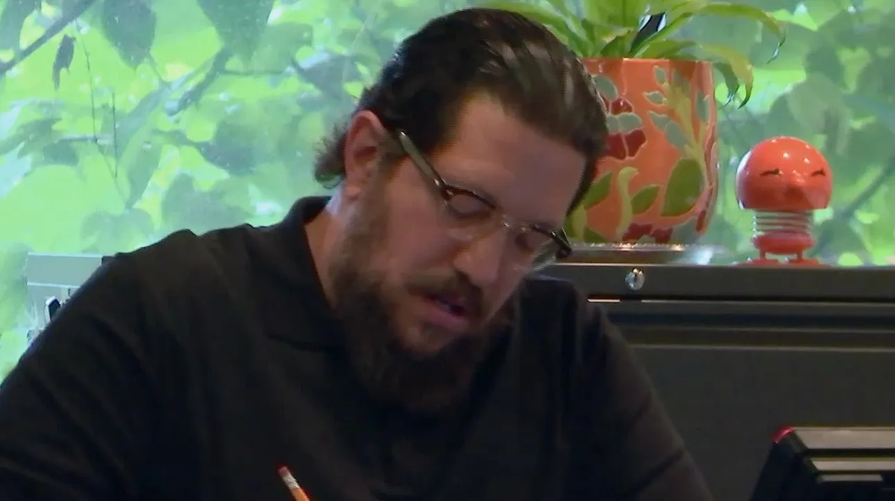 thumbnail - S9:E3 Drive, Drive, Drive