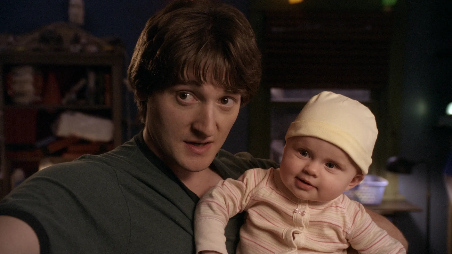 thumbnail - S1:E5 Family Secrets