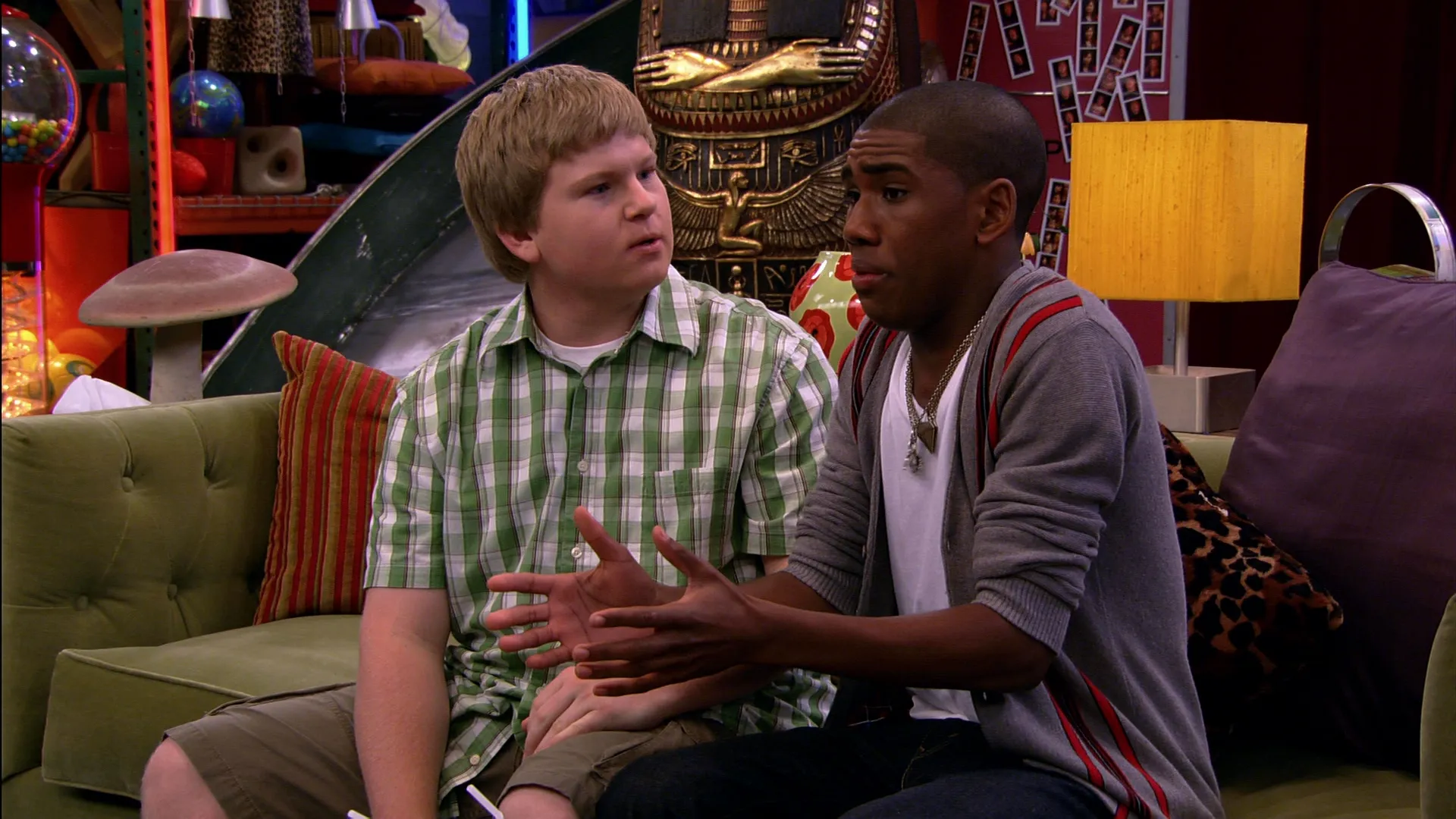 thumbnail - S1:E8 Fast Friends