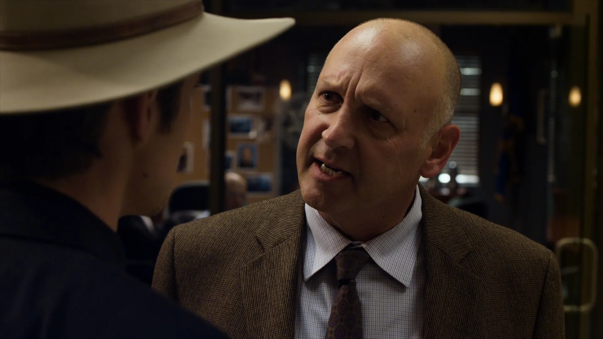 thumbnail - S3:E8 Watching the Detectives