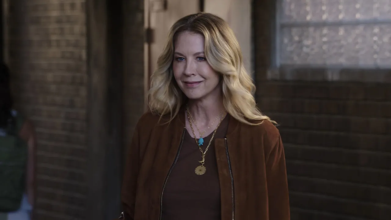 thumbnail - S2:E1 Secret