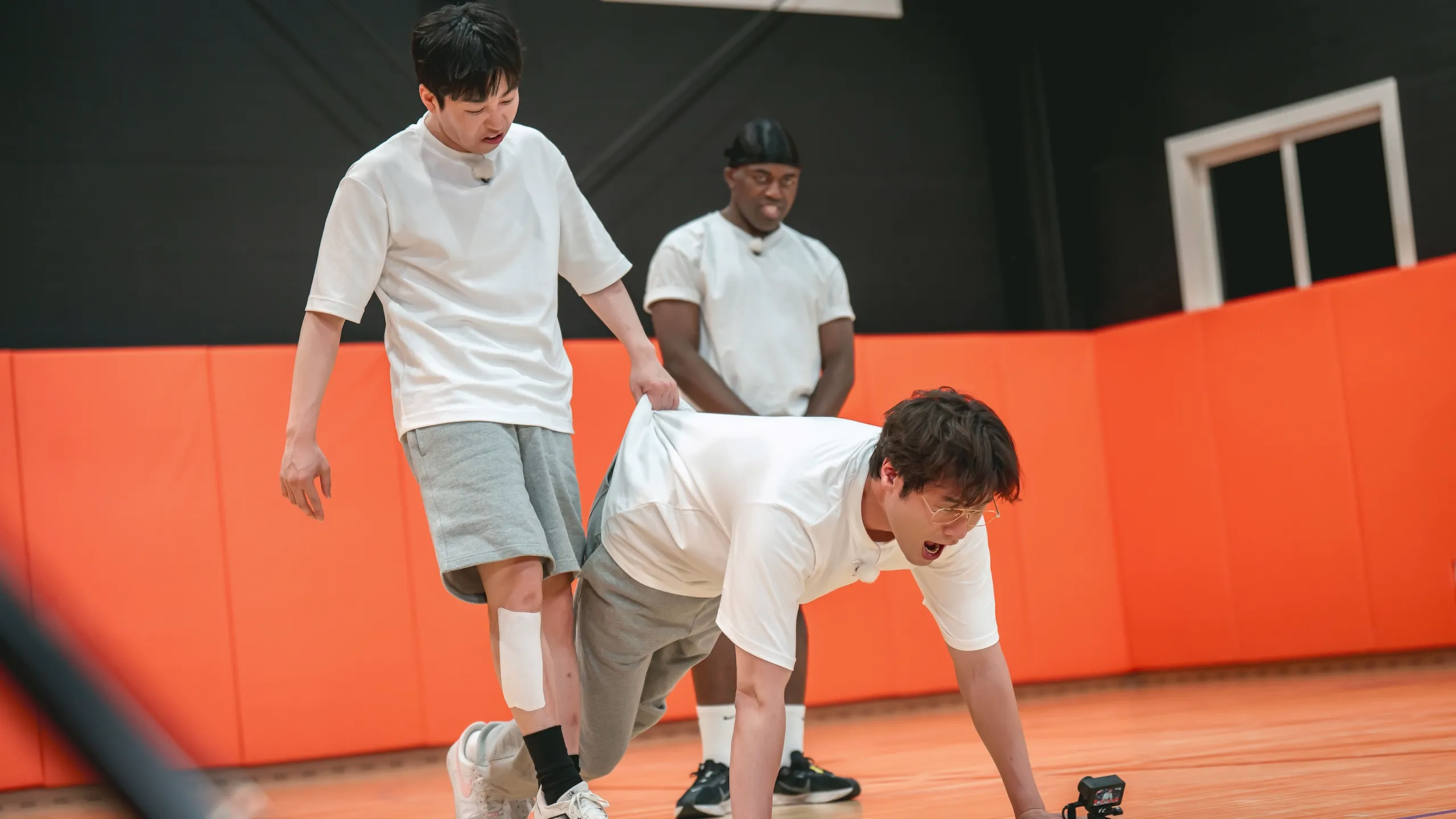 thumbnail - 시즌 1: 1회 멸치들