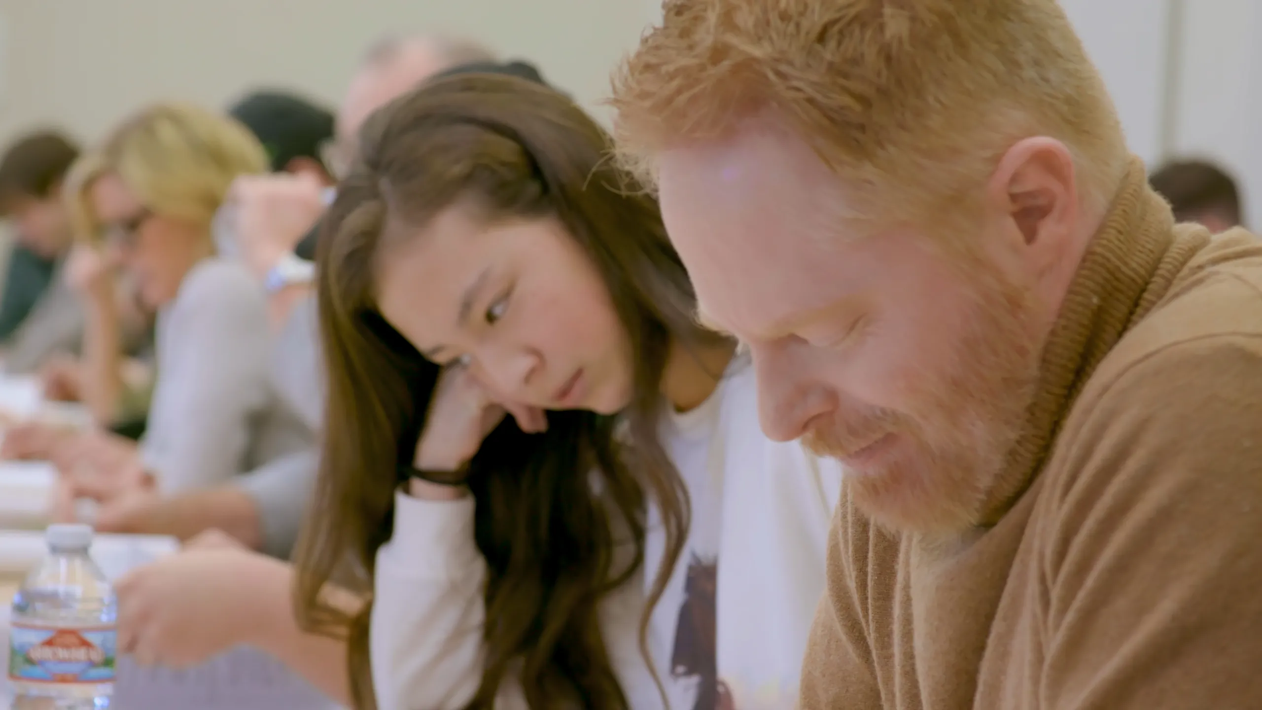 thumbnail - S1:E6 Modern Family: Cast & Crew