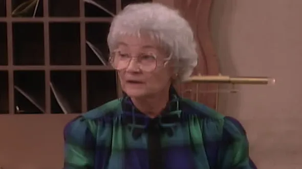 thumbnail - S1:E4 One Old Lady to Go