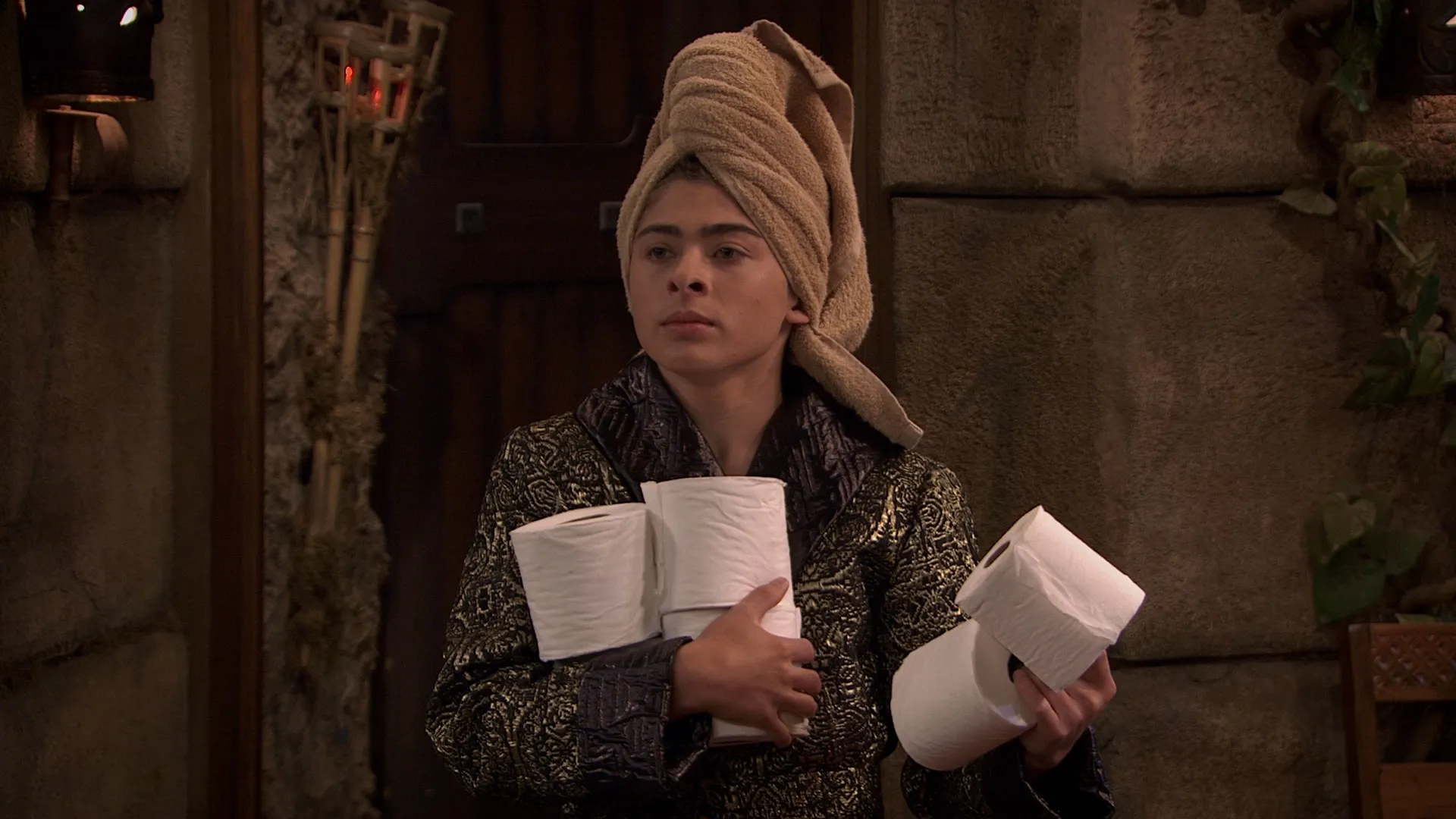 thumbnail - S3:E13 King vs. Wild