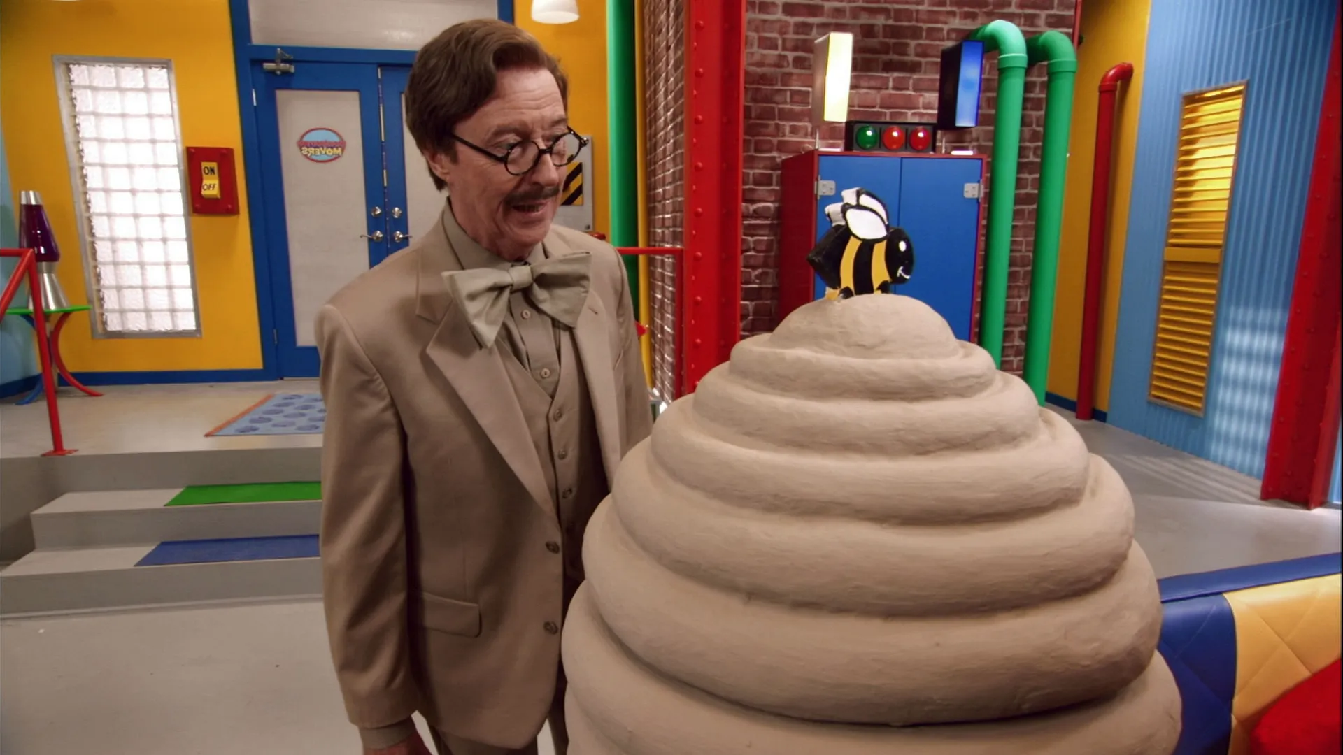 thumbnail - S1:E10 A Bee Story