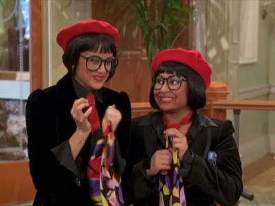 thumbnail - S4:E11 Checkin' Out