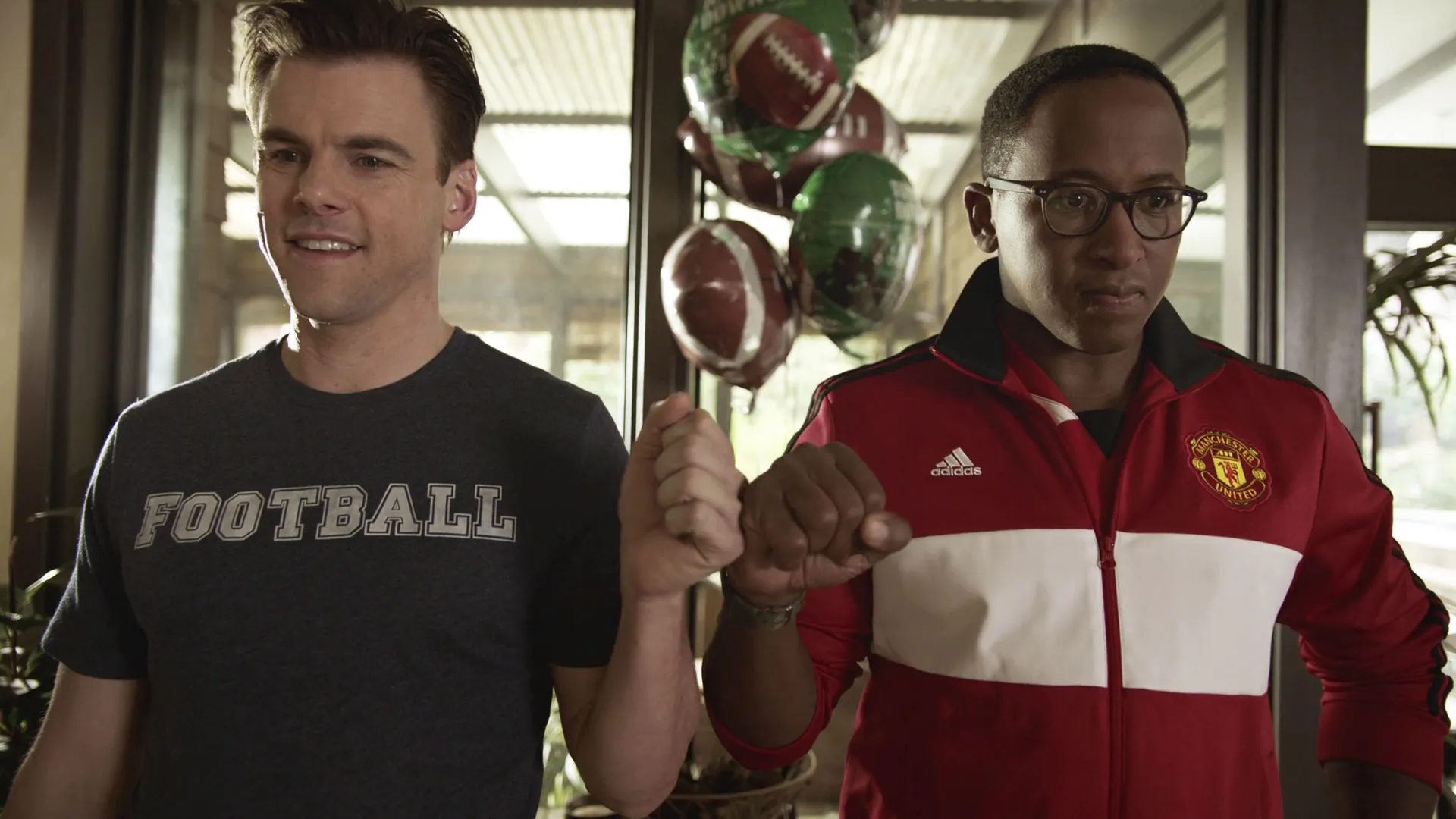 thumbnail - S4:E5 The Last Super Bowl