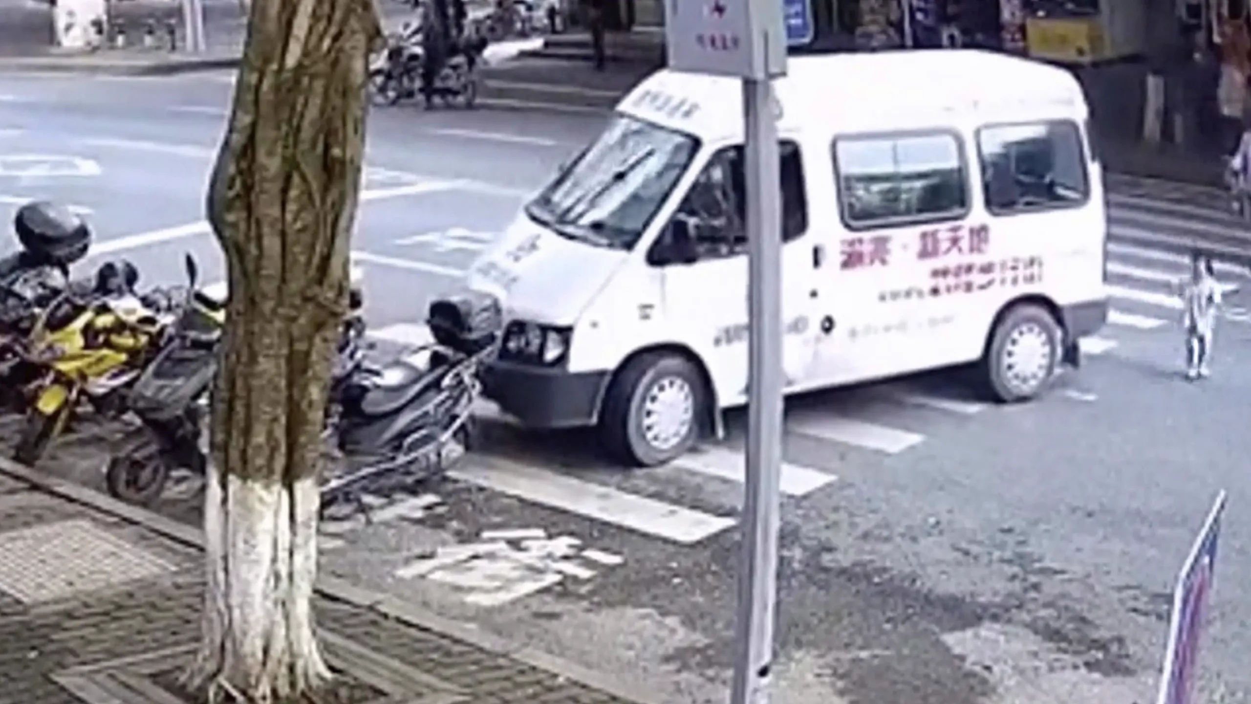 thumbnail - S2:E13 Seconds From Disaster