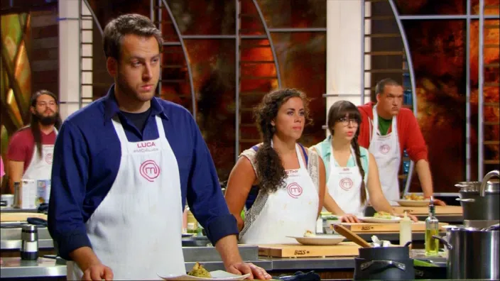 thumbnail - S4:E11 Top 13 Compete