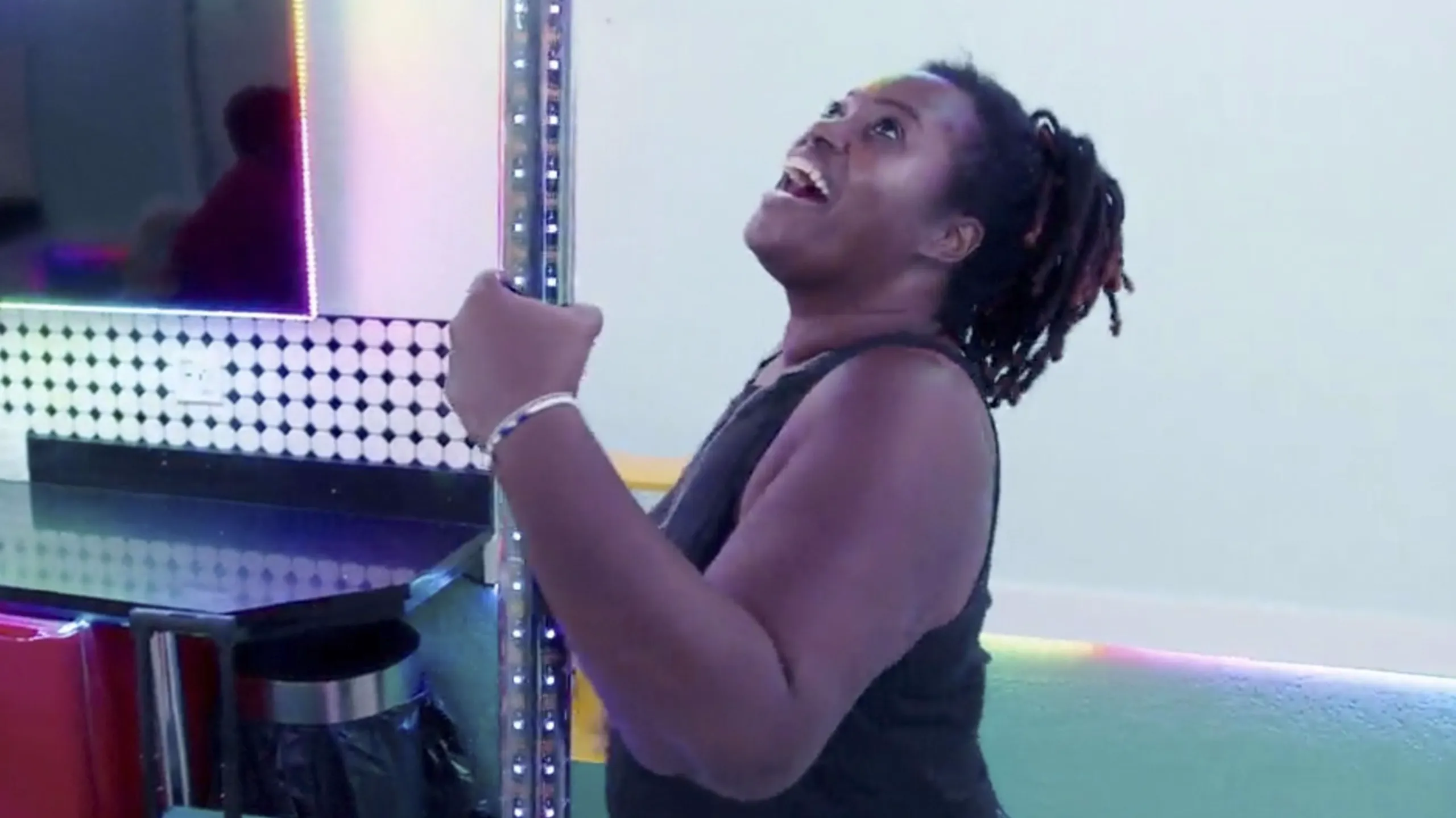 thumbnail - S1:E5 Stealing Home